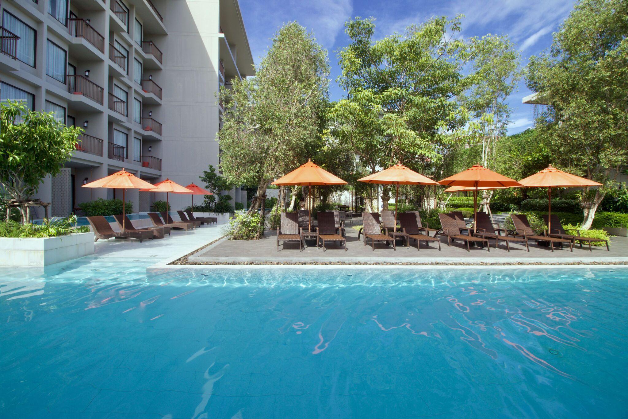Proud Phuket, Naiyang 4*