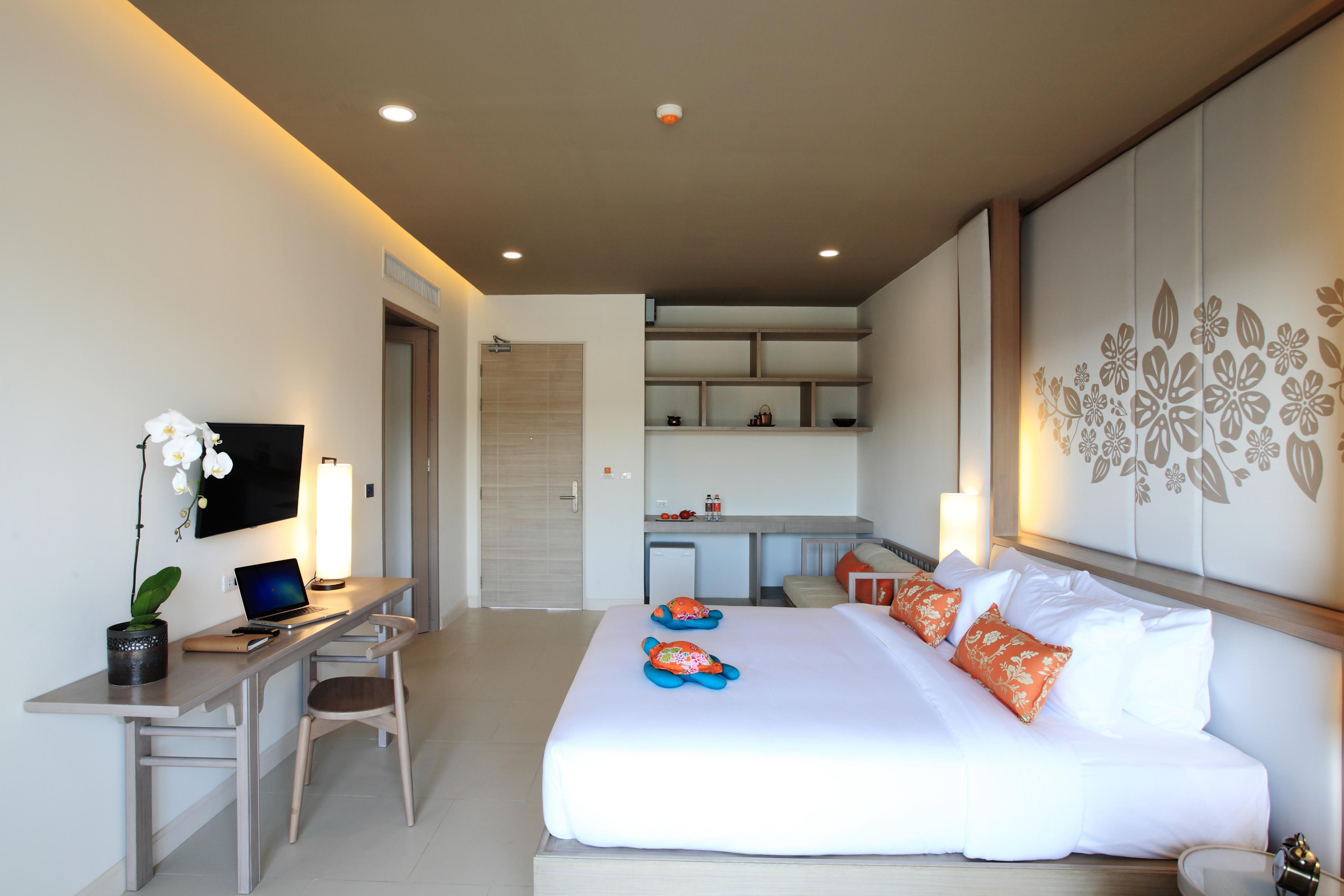Proud Phuket, Naiyang 酒店 4*